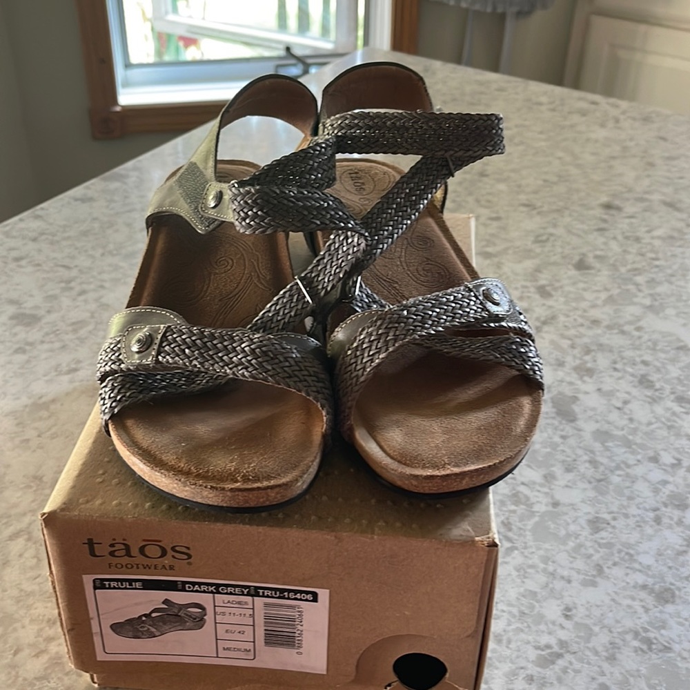 Taos Trulie Dark Grey Sandals
